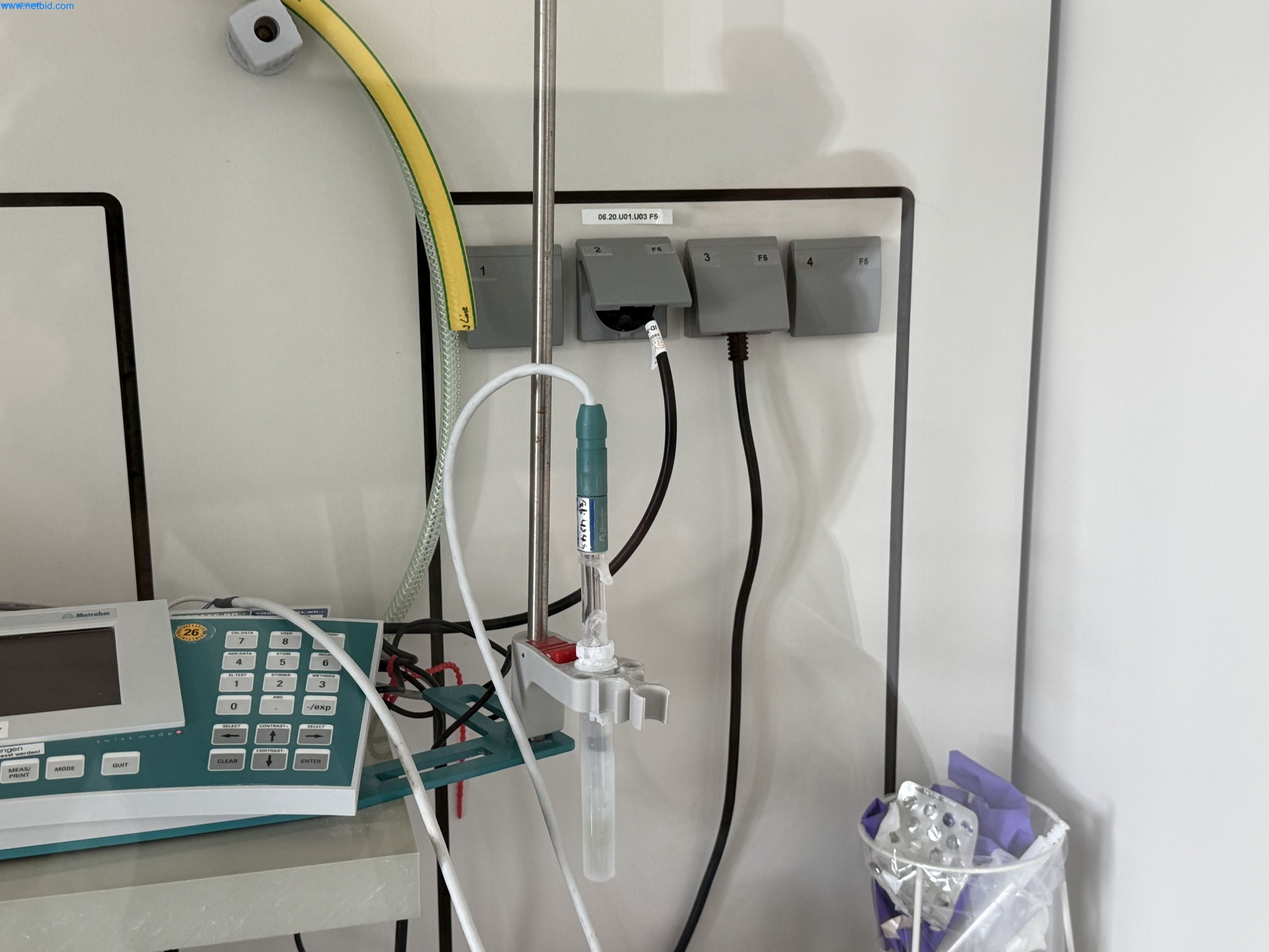 Instalações de produção e embalagem farmacêuticas / Equipamentos de laboratório e operacionais-7