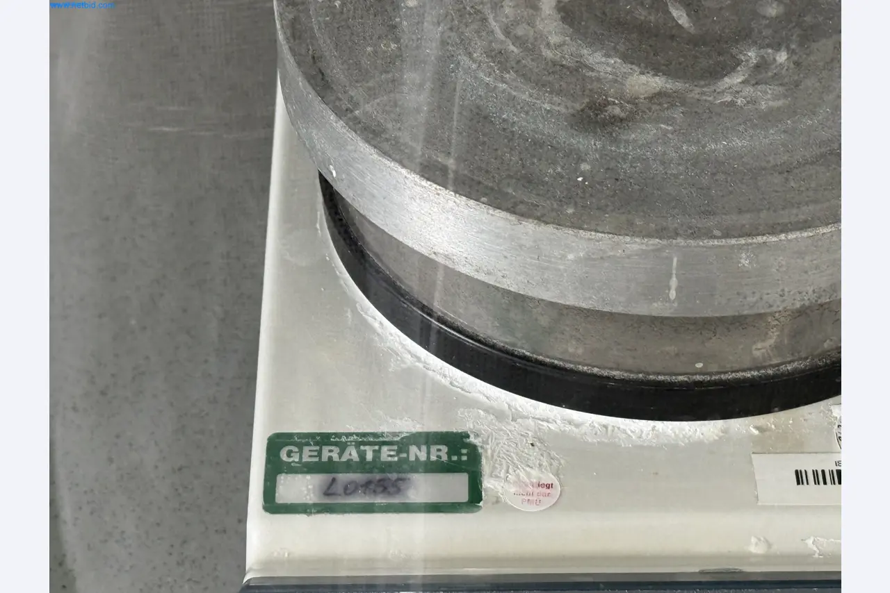 Instalações de produção e embalagem farmacêuticas / Equipamentos de laboratório e operacionais-3