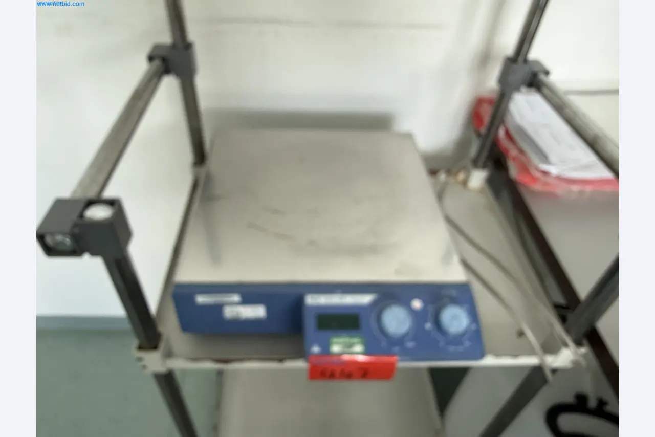Instalações de produção e embalagem farmacêuticas / Equipamentos de laboratório e operacionais-1