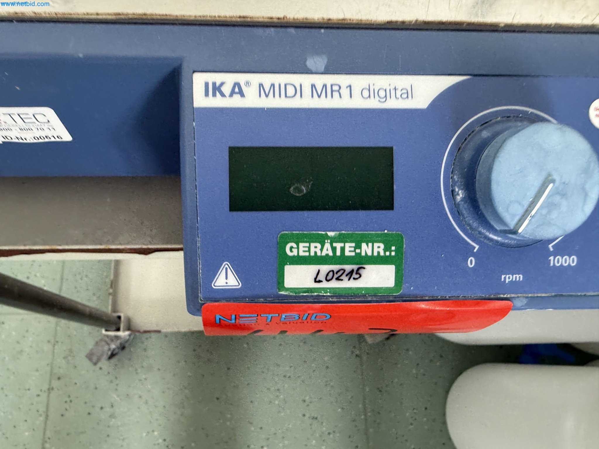 Instalações de produção e embalagem farmacêuticas / Equipamentos de laboratório e operacionais-4