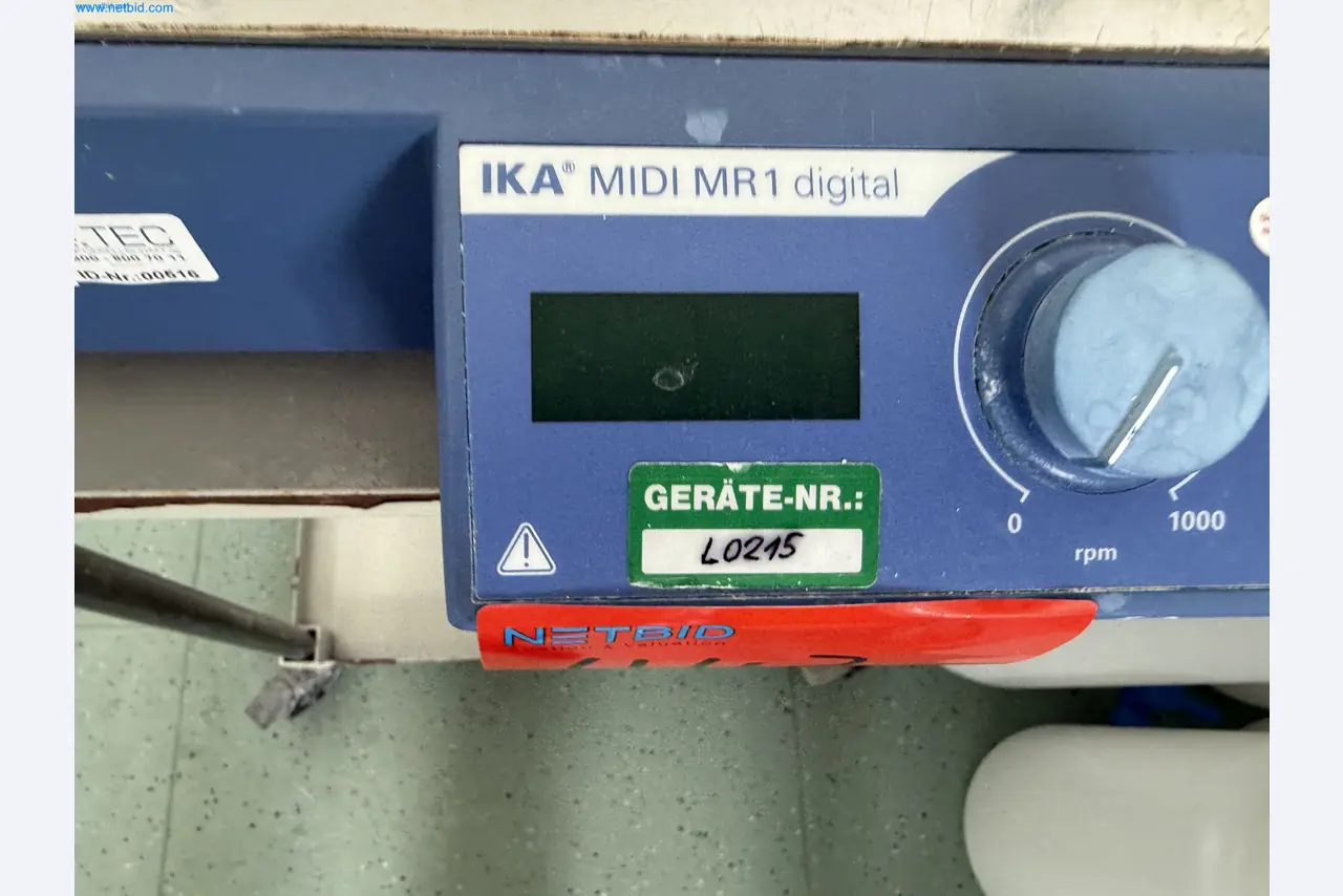 Instalações de produção e embalagem farmacêuticas / Equipamentos de laboratório e operacionais-4