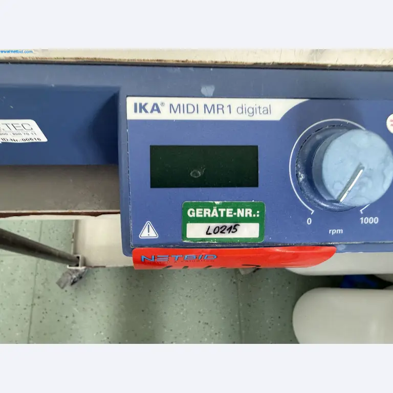 Instalações de produção e embalagem farmacêuticas / Equipamentos de laboratório e operacionais-4