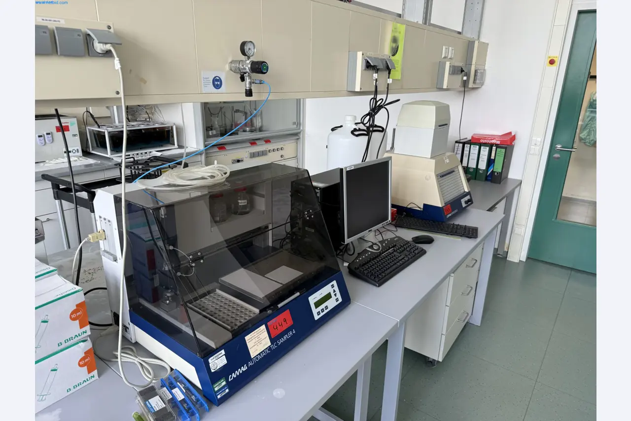 Instalações de produção e embalagem farmacêuticas / Equipamentos de laboratório e operacionais-1