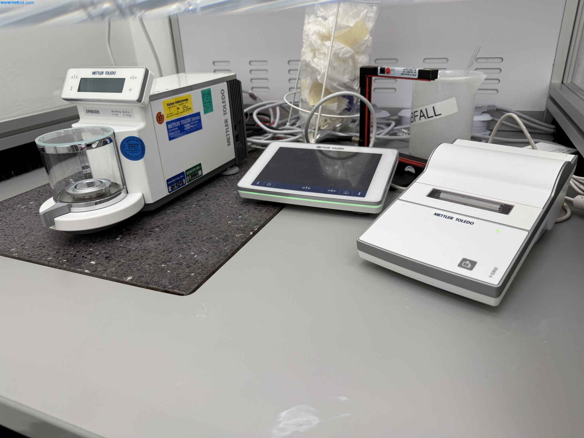 Instalações de produção e embalagem farmacêuticas / Equipamentos de laboratório e operacionais-2