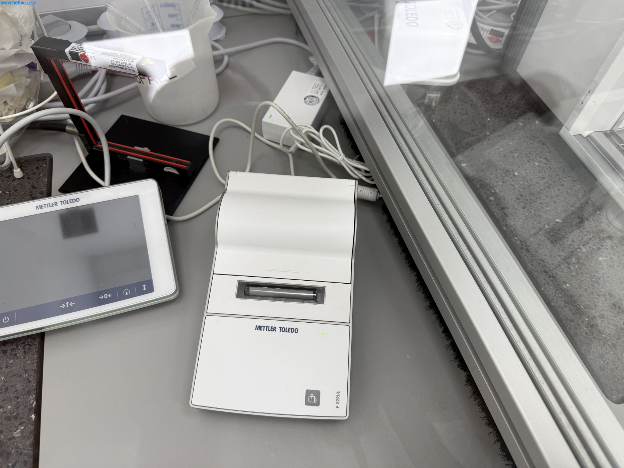 Instalações de produção e embalagem farmacêuticas / Equipamentos de laboratório e operacionais-5