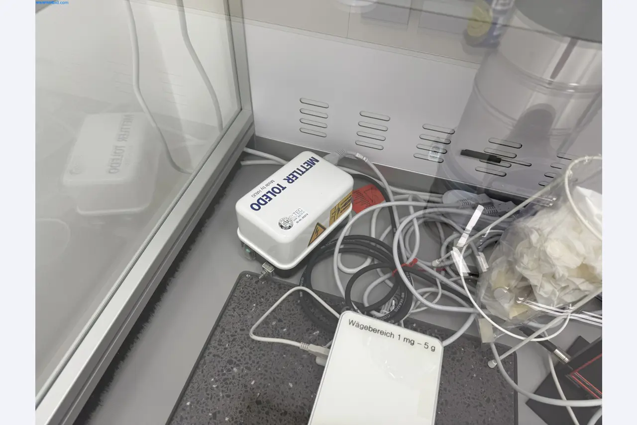 Instalações de produção e embalagem farmacêuticas / Equipamentos de laboratório e operacionais-7