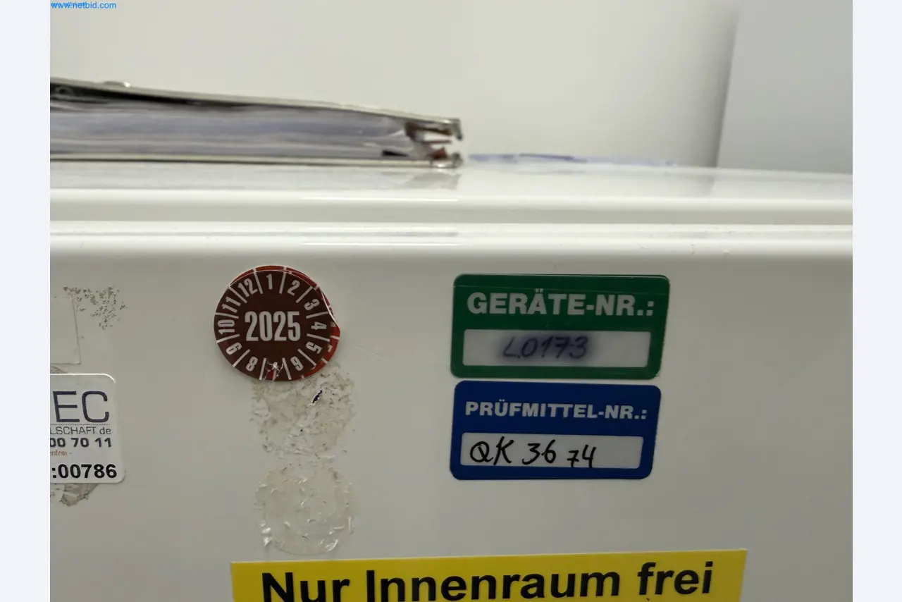 Instalações de produção e embalagem farmacêuticas / Equipamentos de laboratório e operacionais-3