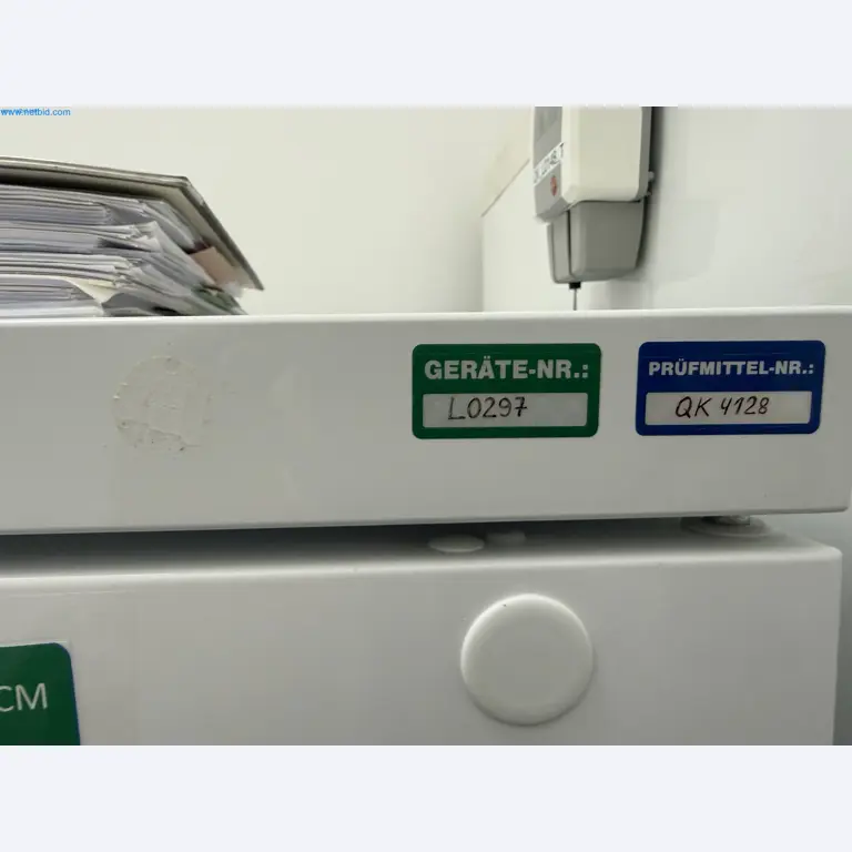 Instalações de produção e embalagem farmacêuticas / Equipamentos de laboratório e operacionais-4
