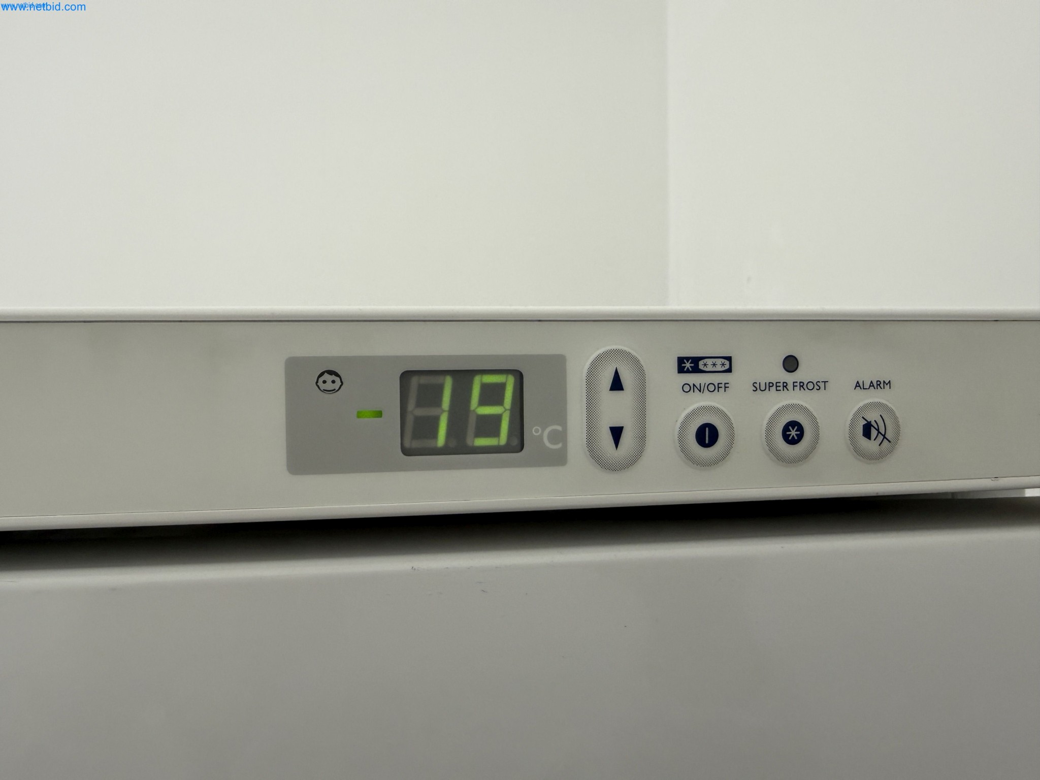 Instalações de produção e embalagem farmacêuticas / Equipamentos de laboratório e operacionais-5