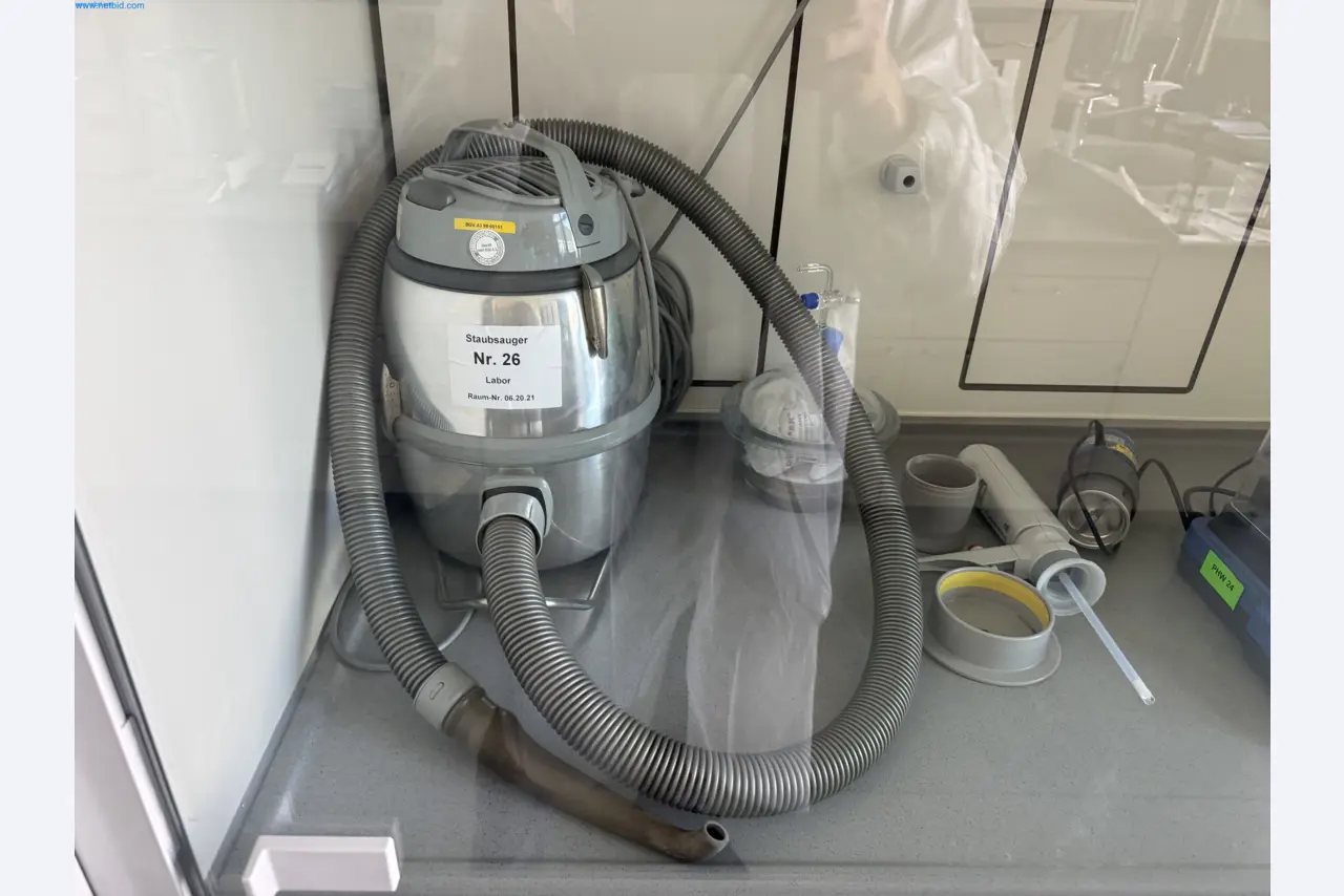 Instalações de produção e embalagem farmacêuticas / Equipamentos de laboratório e operacionais-1