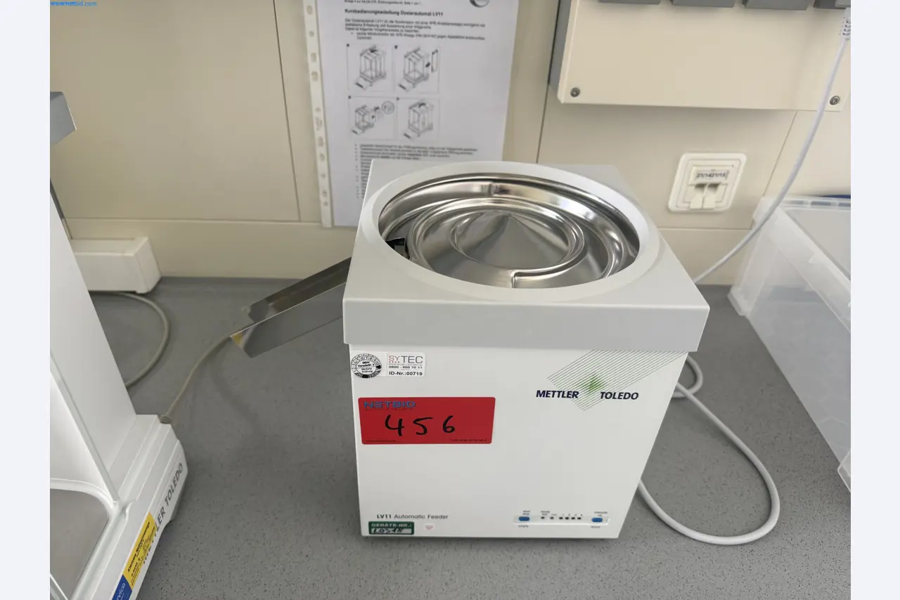 Instalações de produção e embalagem farmacêuticas / Equipamentos de laboratório e operacionais-1