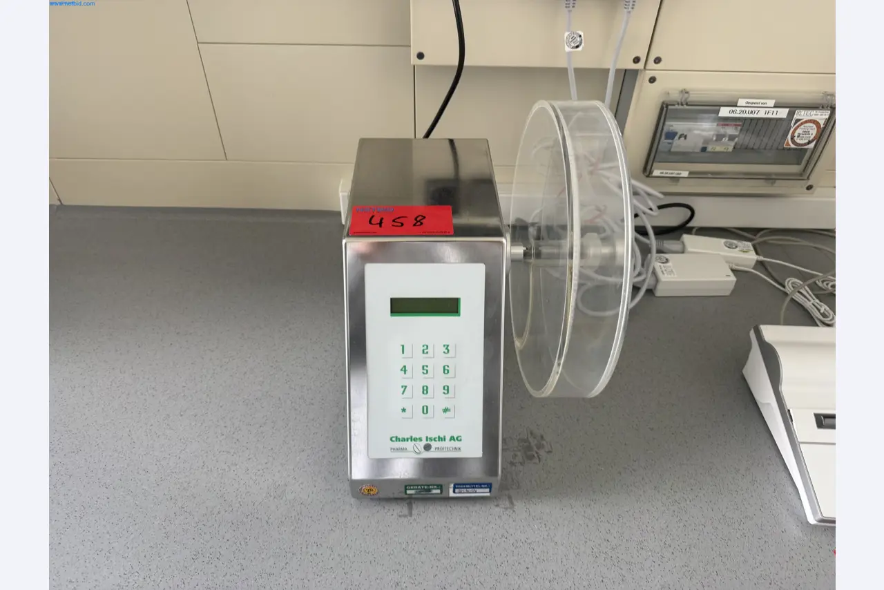 Instalações de produção e embalagem farmacêuticas / Equipamentos de laboratório e operacionais-1