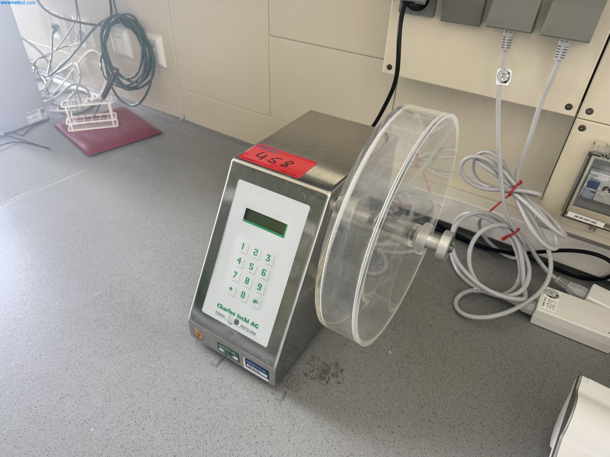 Instalações de produção e embalagem farmacêuticas / Equipamentos de laboratório e operacionais-2