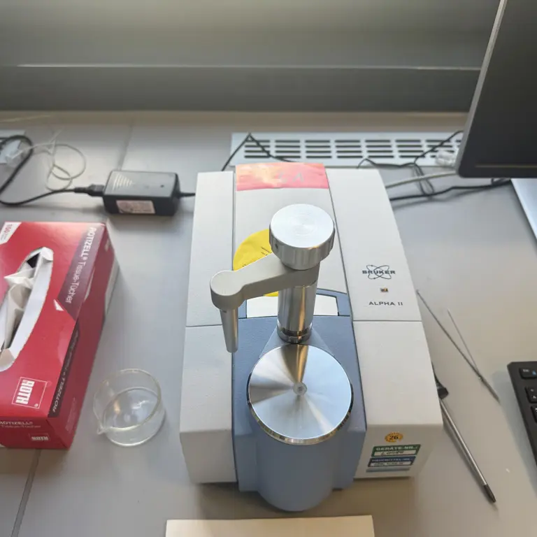 Espectrómetro FT-IR Bruker Alpha II