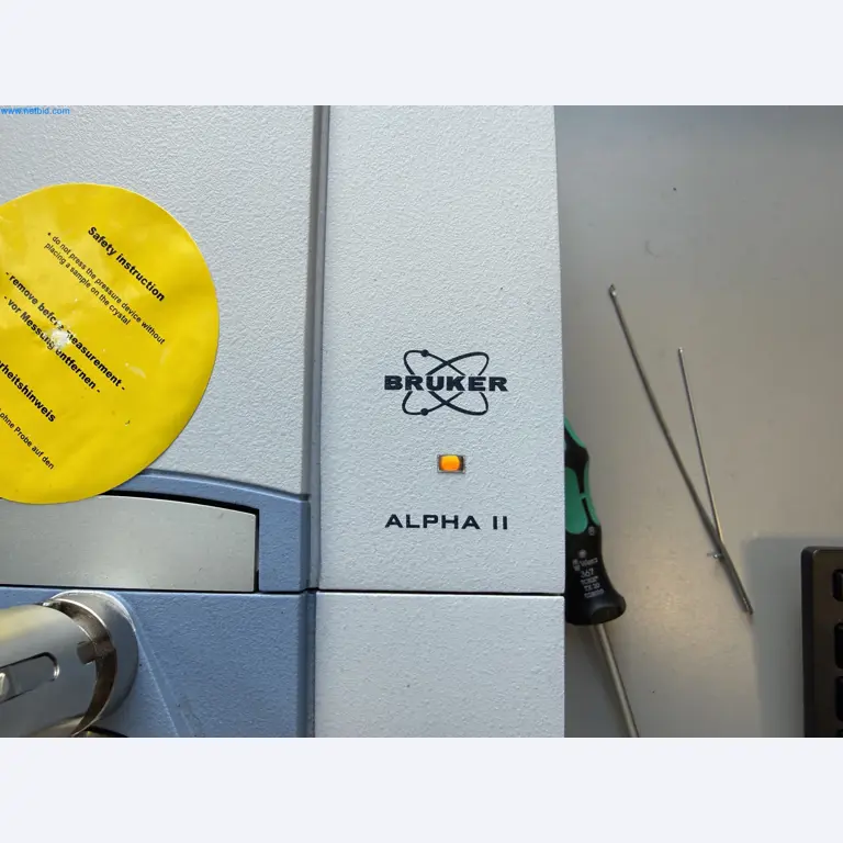 Instalações de produção e embalagem farmacêuticas / Equipamentos de laboratório e operacionais-3