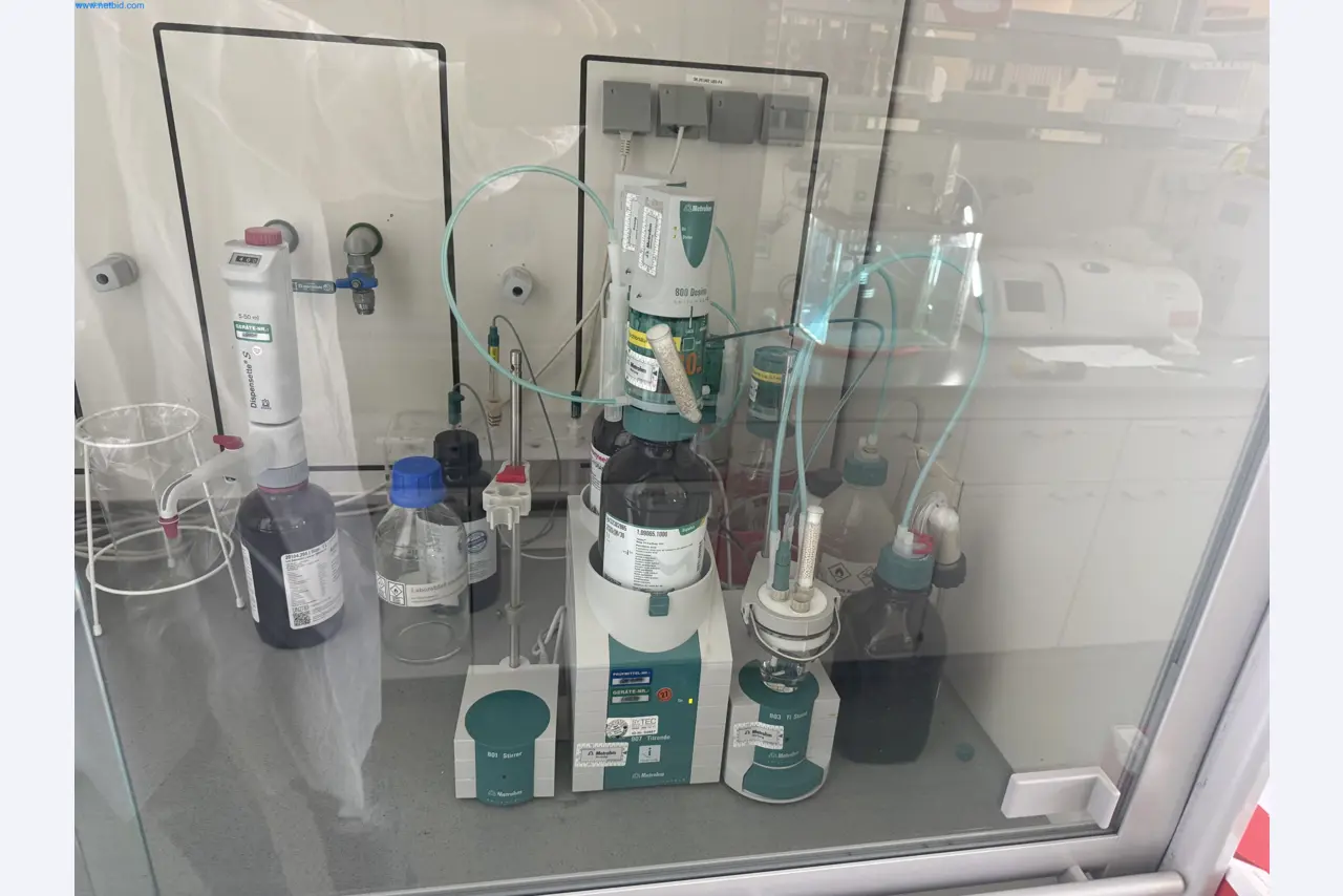 Instalações de produção e embalagem farmacêuticas / Equipamentos de laboratório e operacionais-1