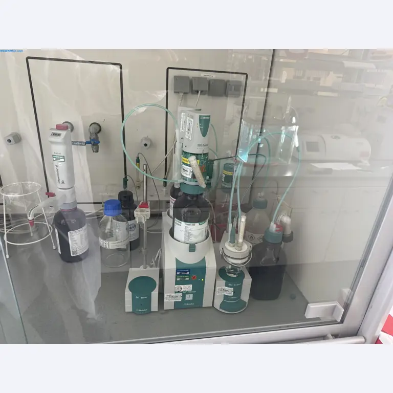 Instalações de produção e embalagem farmacêuticas / Equipamentos de laboratório e operacionais-1