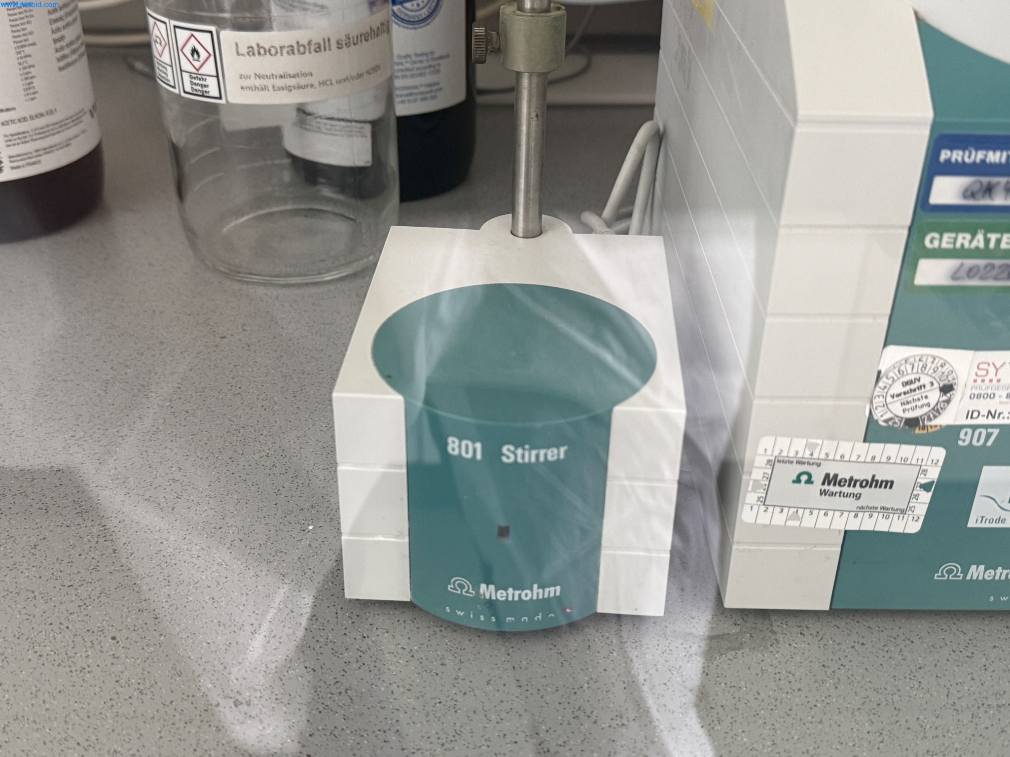 Instalações de produção e embalagem farmacêuticas / Equipamentos de laboratório e operacionais-3