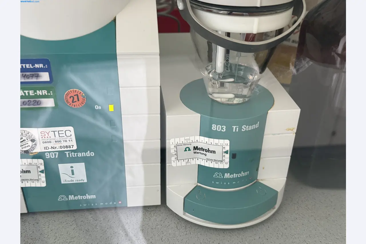 Instalações de produção e embalagem farmacêuticas / Equipamentos de laboratório e operacionais-5