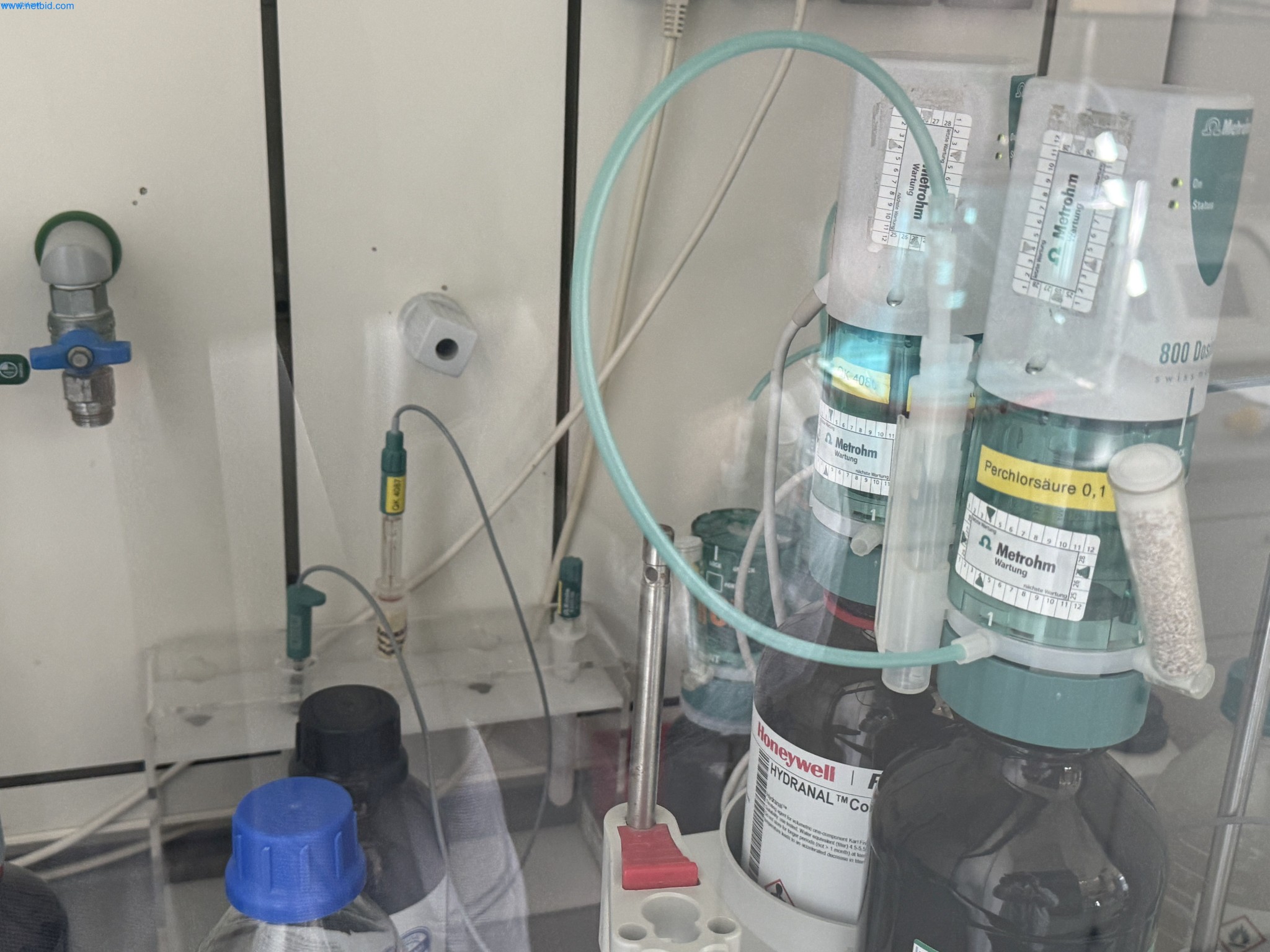 Instalações de produção e embalagem farmacêuticas / Equipamentos de laboratório e operacionais-7