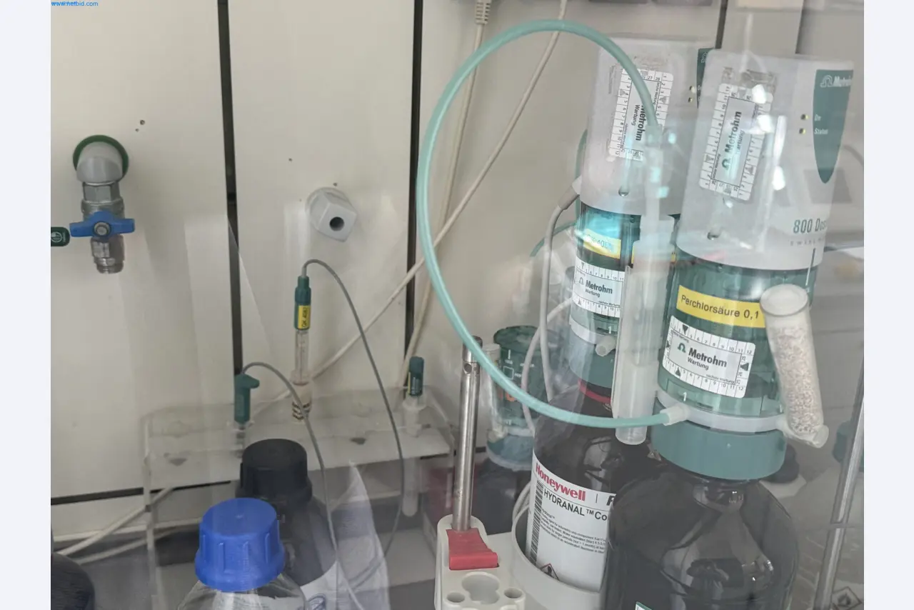 Instalações de produção e embalagem farmacêuticas / Equipamentos de laboratório e operacionais-7