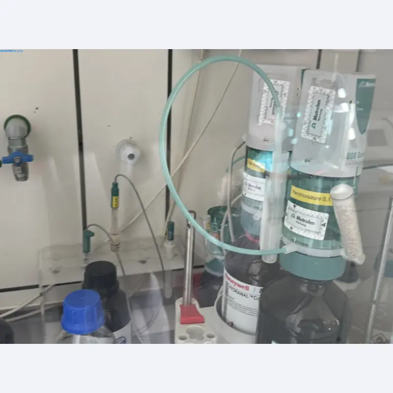 Instalações de produção e embalagem farmacêuticas / Equipamentos de laboratório e operacionais-8