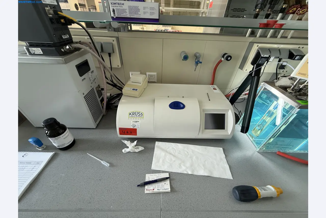 Instalações de produção e embalagem farmacêuticas / Equipamentos de laboratório e operacionais-1