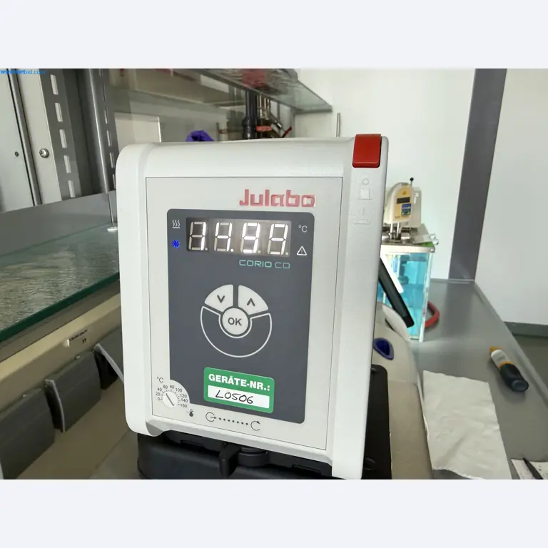 Instalações de produção e embalagem farmacêuticas / Equipamentos de laboratório e operacionais-3