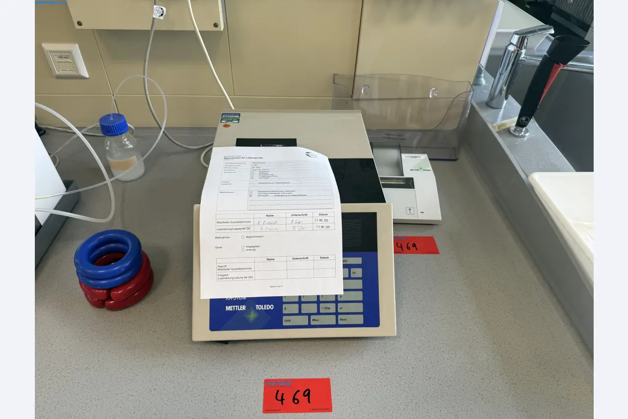 Instalações de produção e embalagem farmacêuticas / Equipamentos de laboratório e operacionais-1