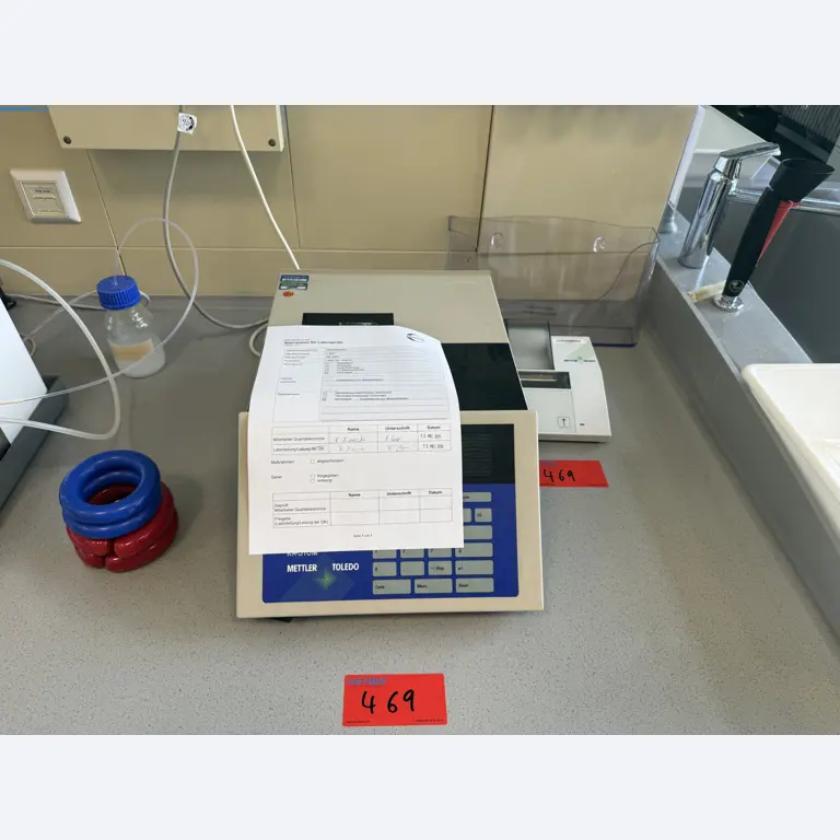 Instalações de produção e embalagem farmacêuticas / Equipamentos de laboratório e operacionais-1