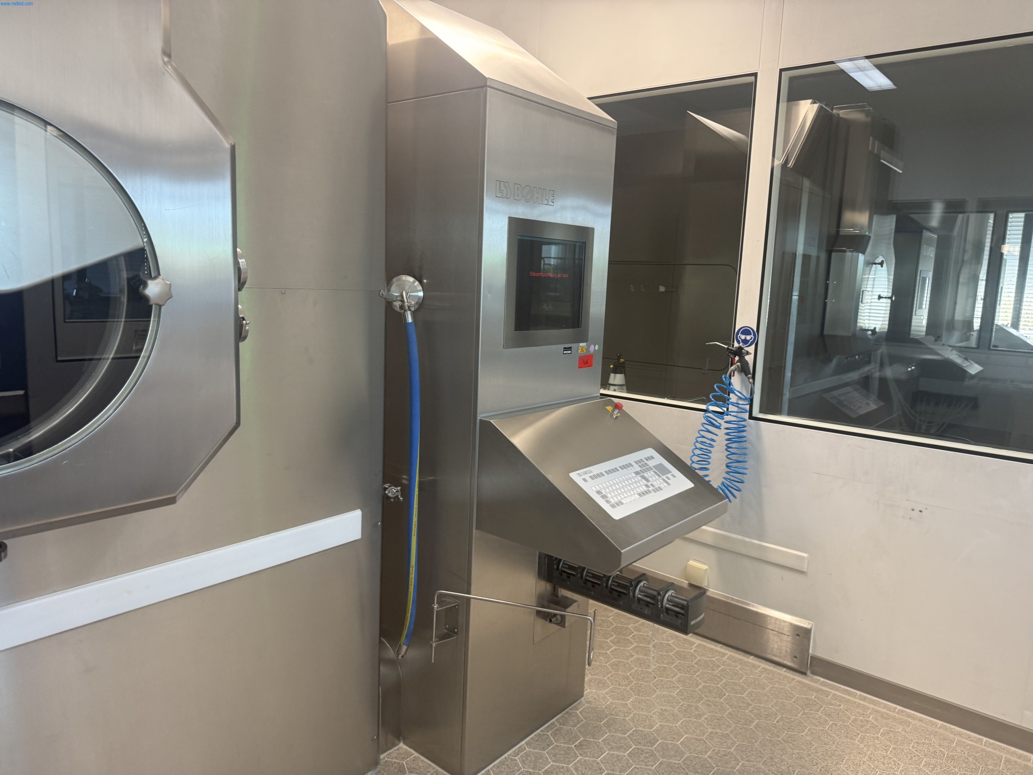 Installations de production et de conditionnement pharmaceutiques / Équipements de laboratoire et d'exploitation-2