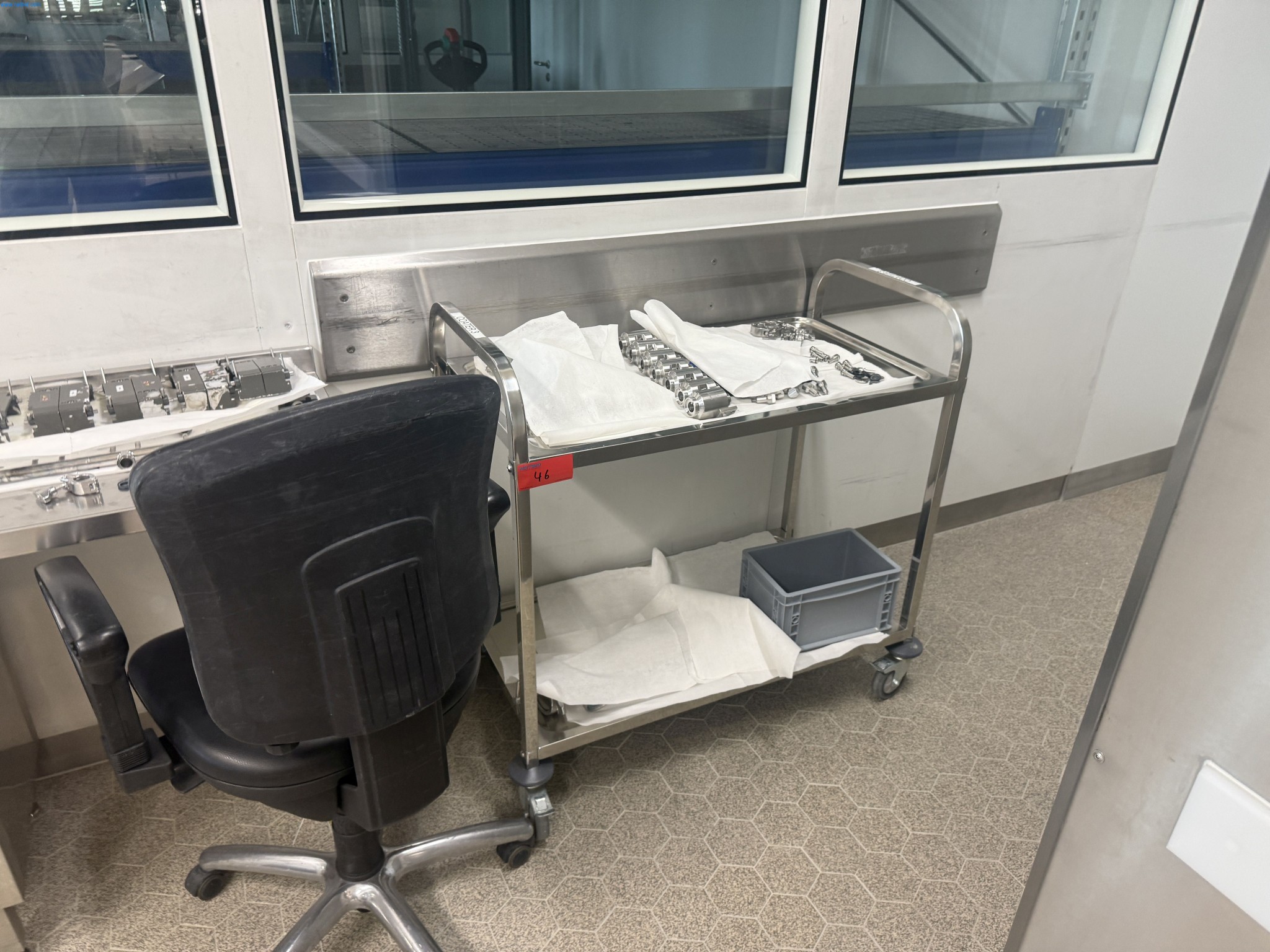 Installations de production et de conditionnement pharmaceutiques / Équipements de laboratoire et d'exploitation-3