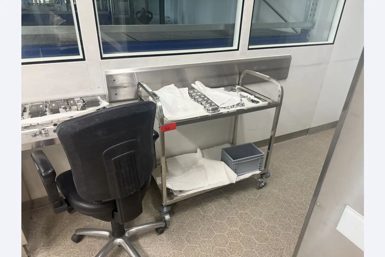 Installations de production et de conditionnement pharmaceutiques / Équipements de laboratoire et d'exploitation-3