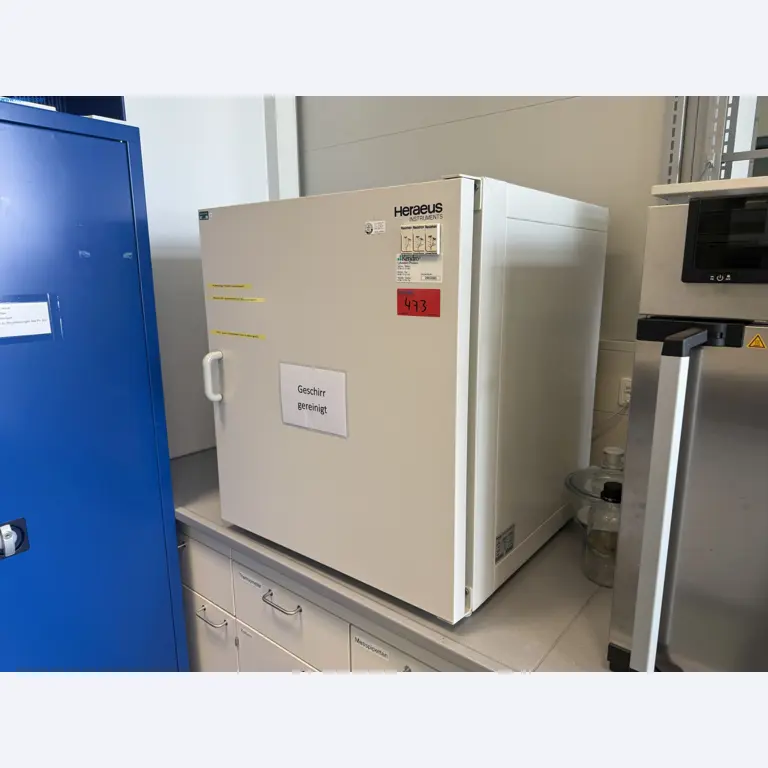 Instalações de produção e embalagem farmacêuticas / Equipamentos de laboratório e operacionais-1
