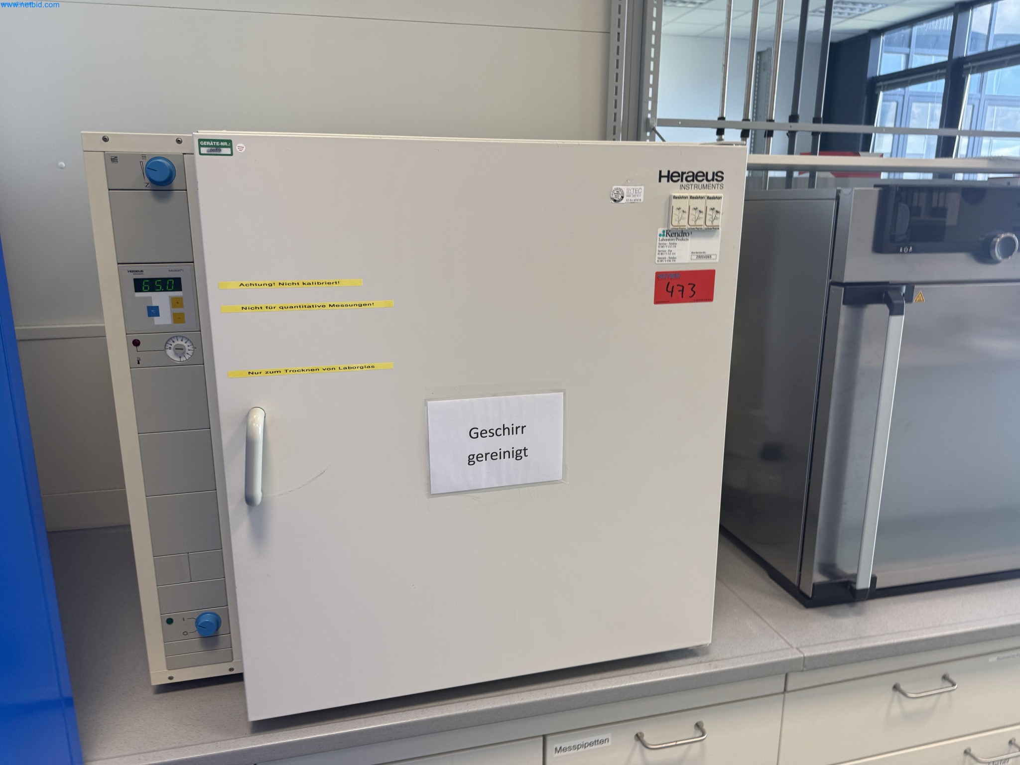 Instalações de produção e embalagem farmacêuticas / Equipamentos de laboratório e operacionais-3