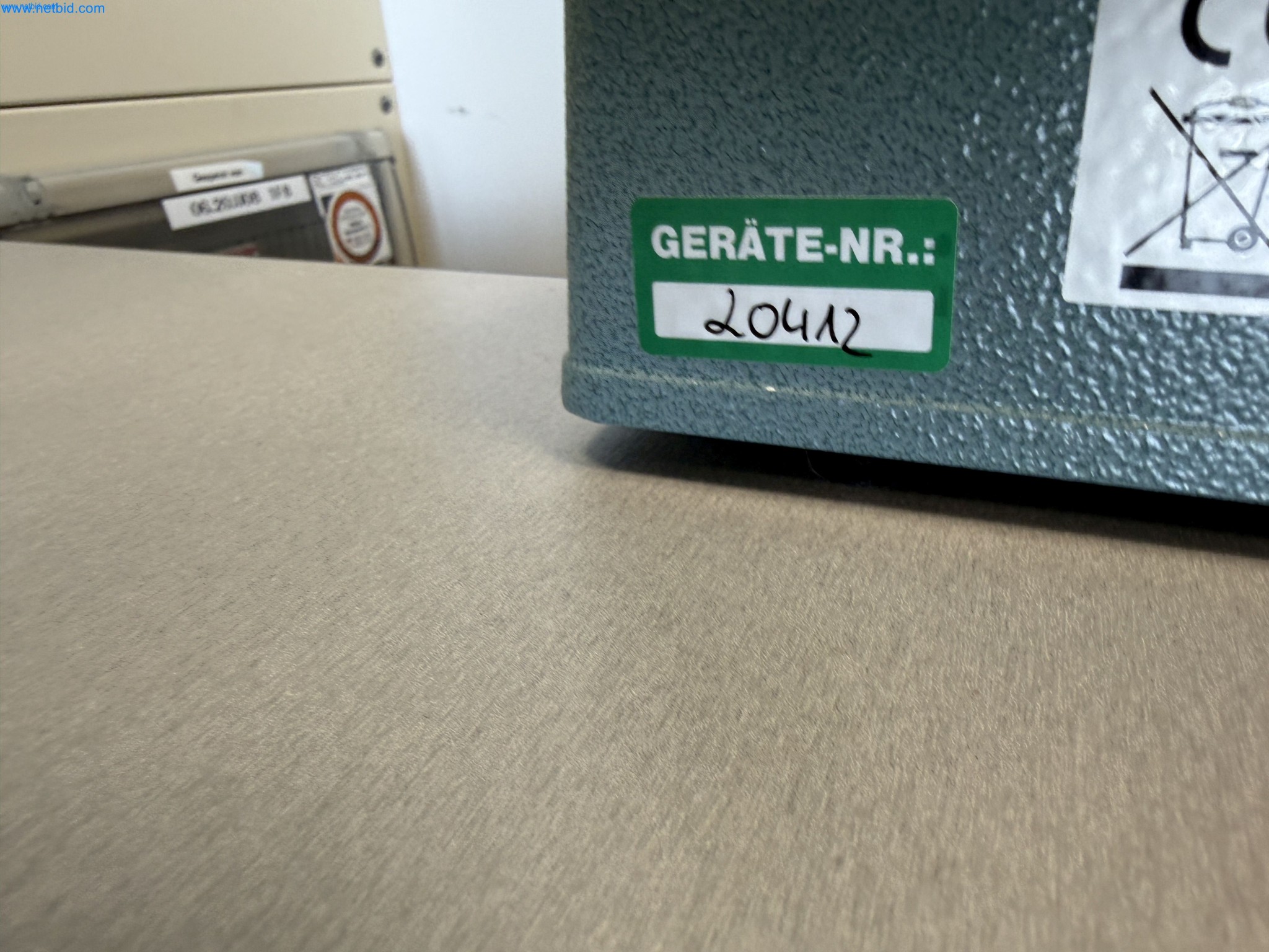 Instalações de produção e embalagem farmacêuticas / Equipamentos de laboratório e operacionais-3