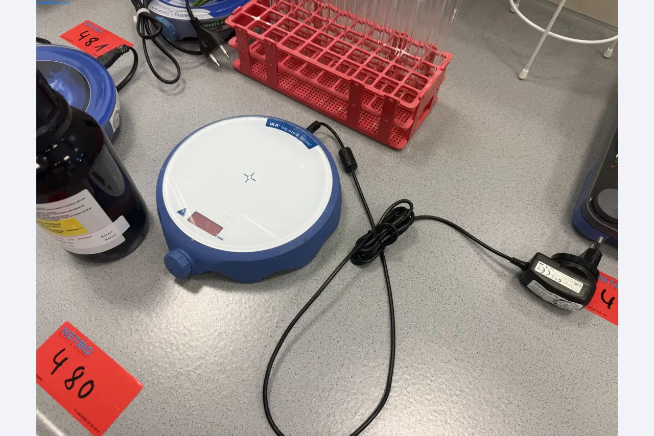 Instalações de produção e embalagem farmacêuticas / Equipamentos de laboratório e operacionais-1