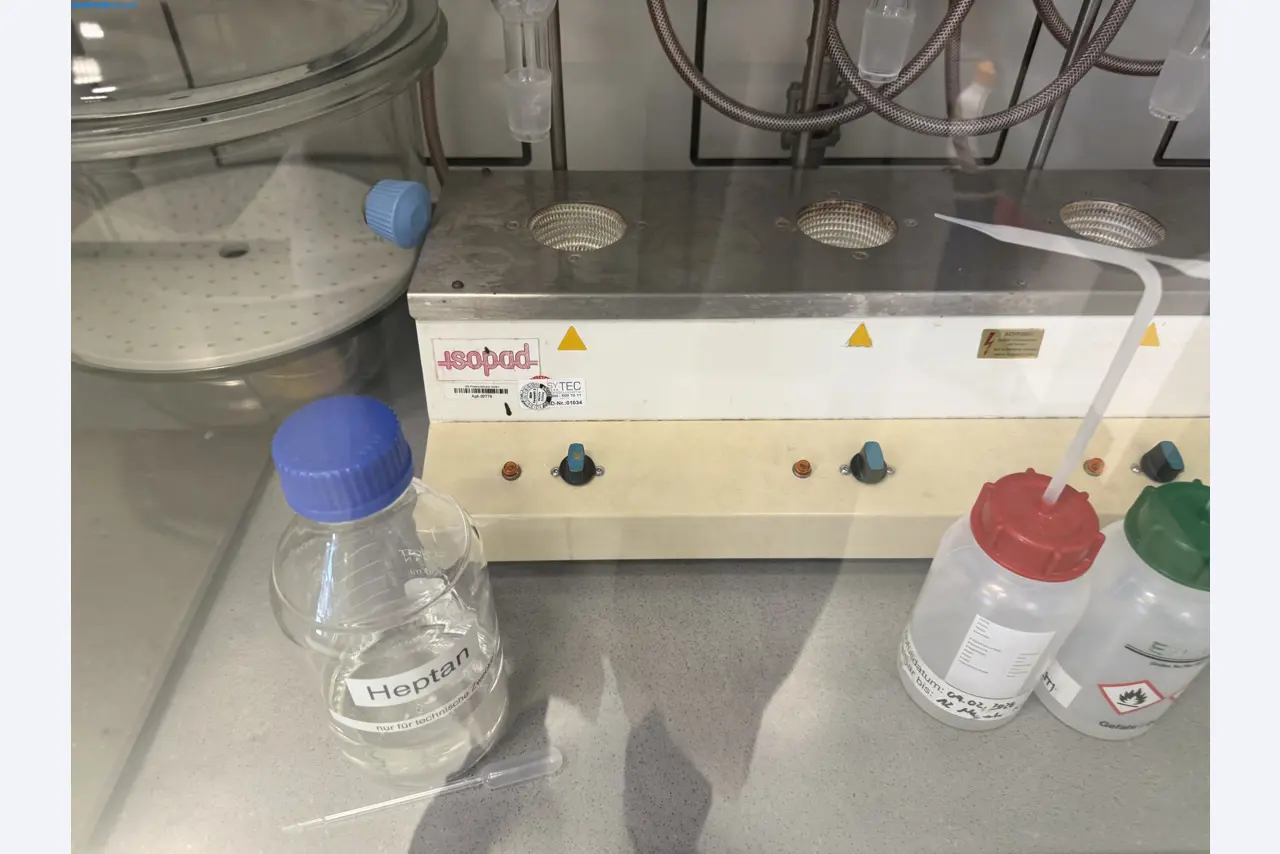 Instalações de produção e embalagem farmacêuticas / Equipamentos de laboratório e operacionais-2