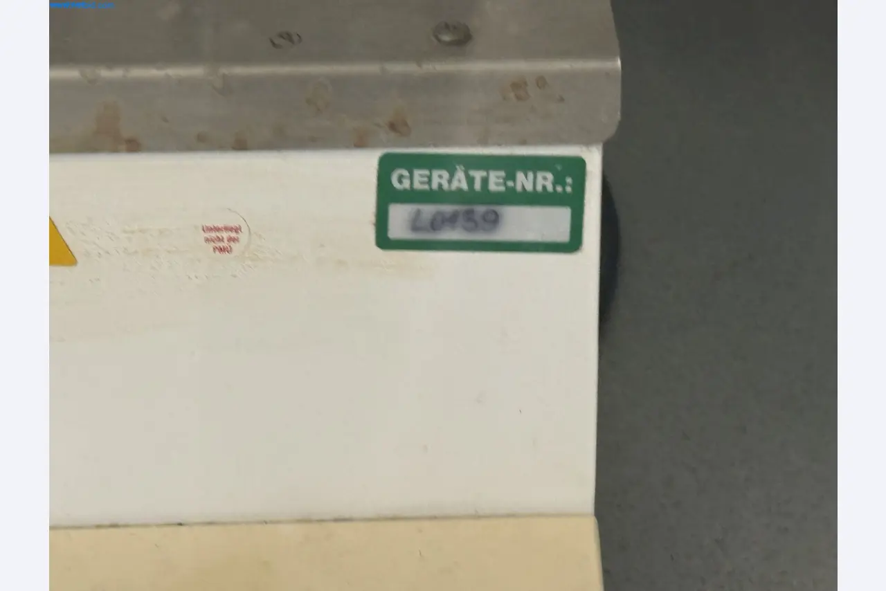 Instalações de produção e embalagem farmacêuticas / Equipamentos de laboratório e operacionais-3