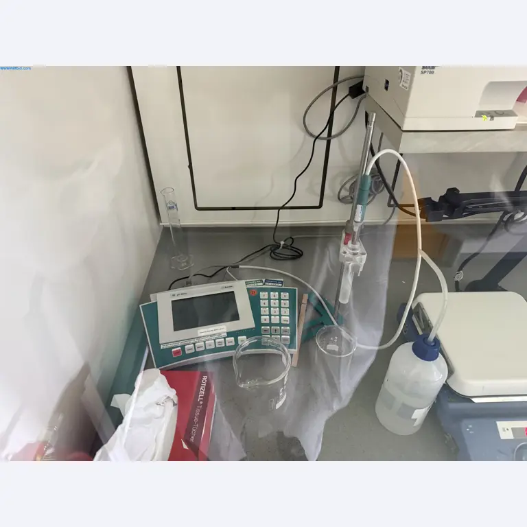 Instalações de produção e embalagem farmacêuticas / Equipamentos de laboratório e operacionais-1