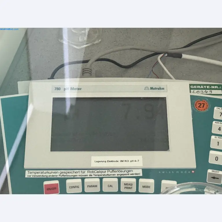 Instalações de produção e embalagem farmacêuticas / Equipamentos de laboratório e operacionais-2