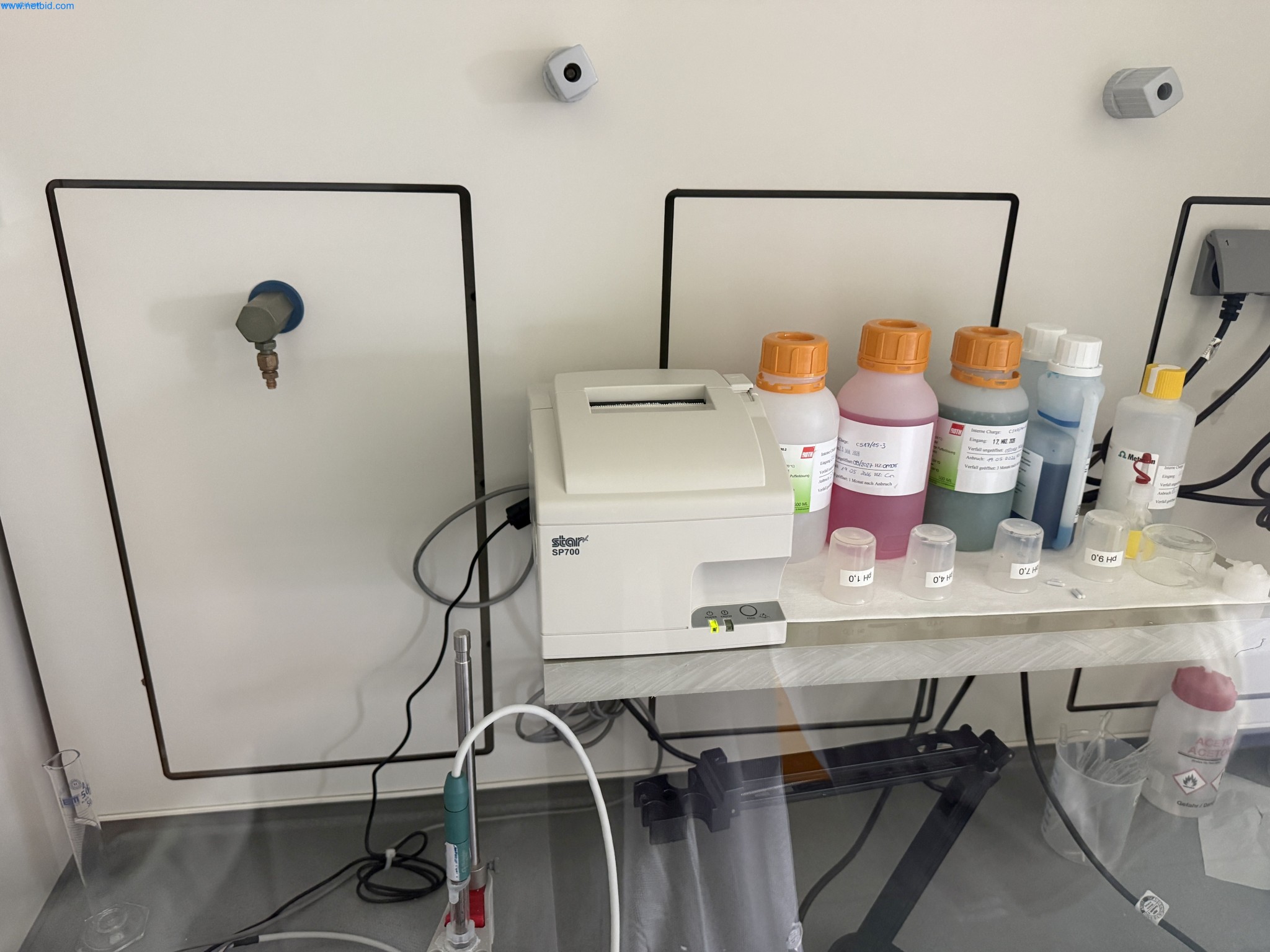 Instalações de produção e embalagem farmacêuticas / Equipamentos de laboratório e operacionais-4