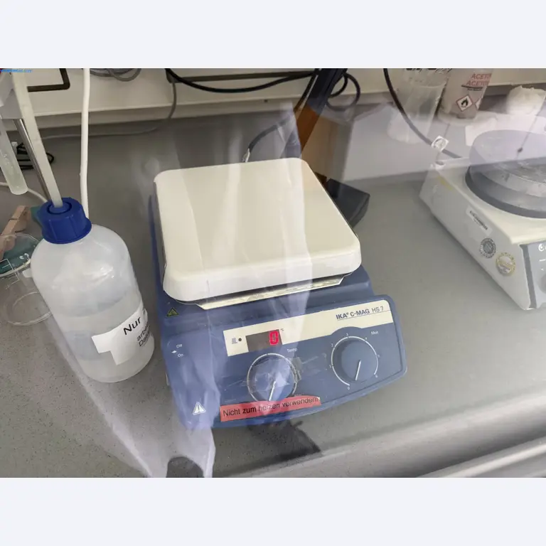 Instalações de produção e embalagem farmacêuticas / Equipamentos de laboratório e operacionais-1