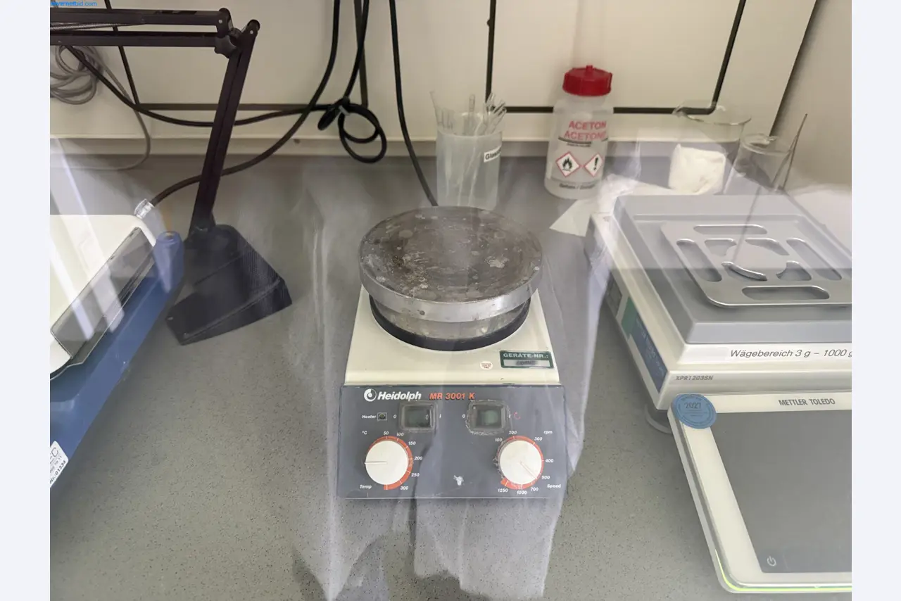 Instalações de produção e embalagem farmacêuticas / Equipamentos de laboratório e operacionais-1