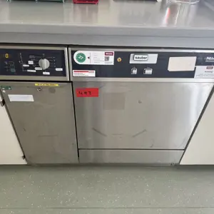 Máquina de limpeza de laboratório Miele G7883CD