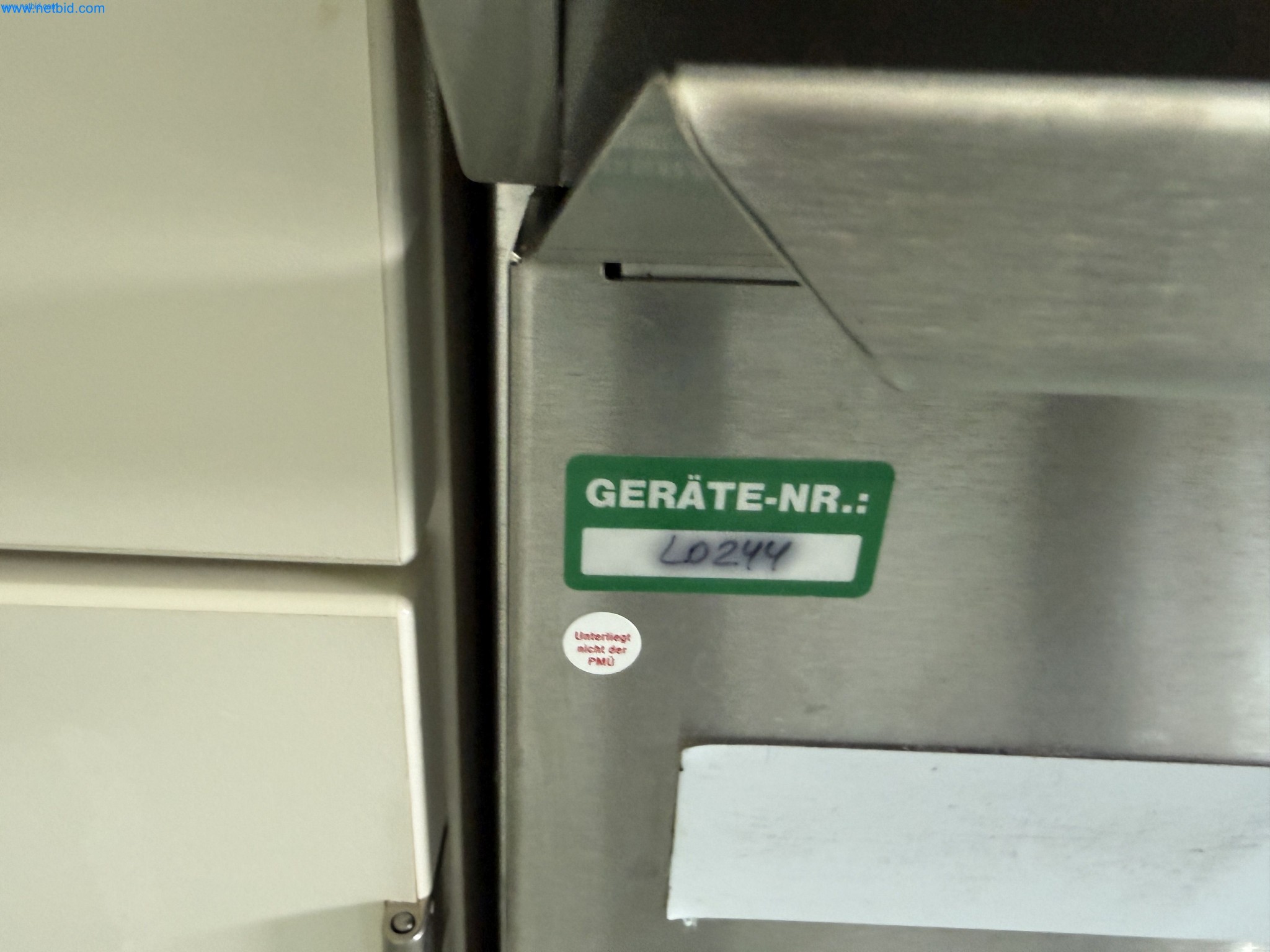 Instalações de produção e embalagem farmacêuticas / Equipamentos de laboratório e operacionais-3