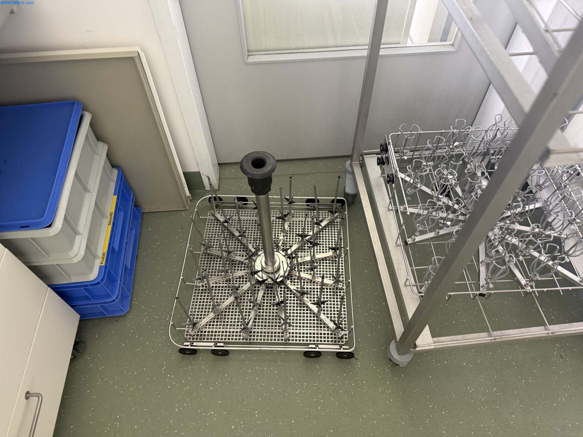 Instalações de produção e embalagem farmacêuticas / Equipamentos de laboratório e operacionais-2