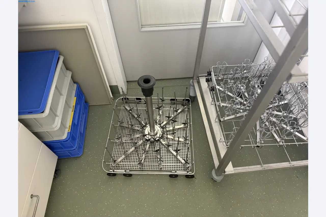 Instalações de produção e embalagem farmacêuticas / Equipamentos de laboratório e operacionais-2