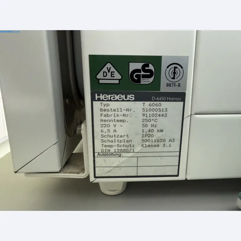 Instalações de produção e embalagem farmacêuticas / Equipamentos de laboratório e operacionais-2