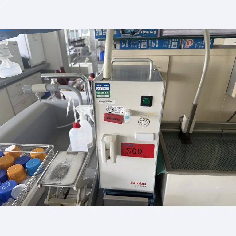 Instalações de produção e embalagem farmacêuticas / Equipamentos de laboratório e operacionais-1
